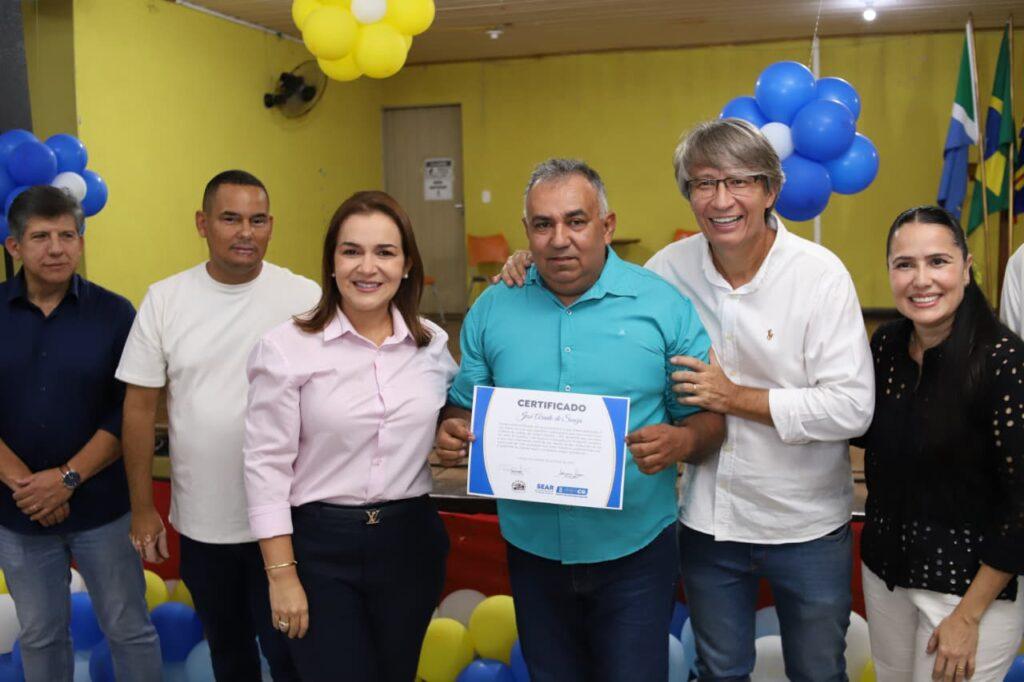 “Secretário Darci Caldo celebra o Dia do Líder Comunitário ao lado da prefeita Adriane Lopes e do deputado Lídio Lopes.