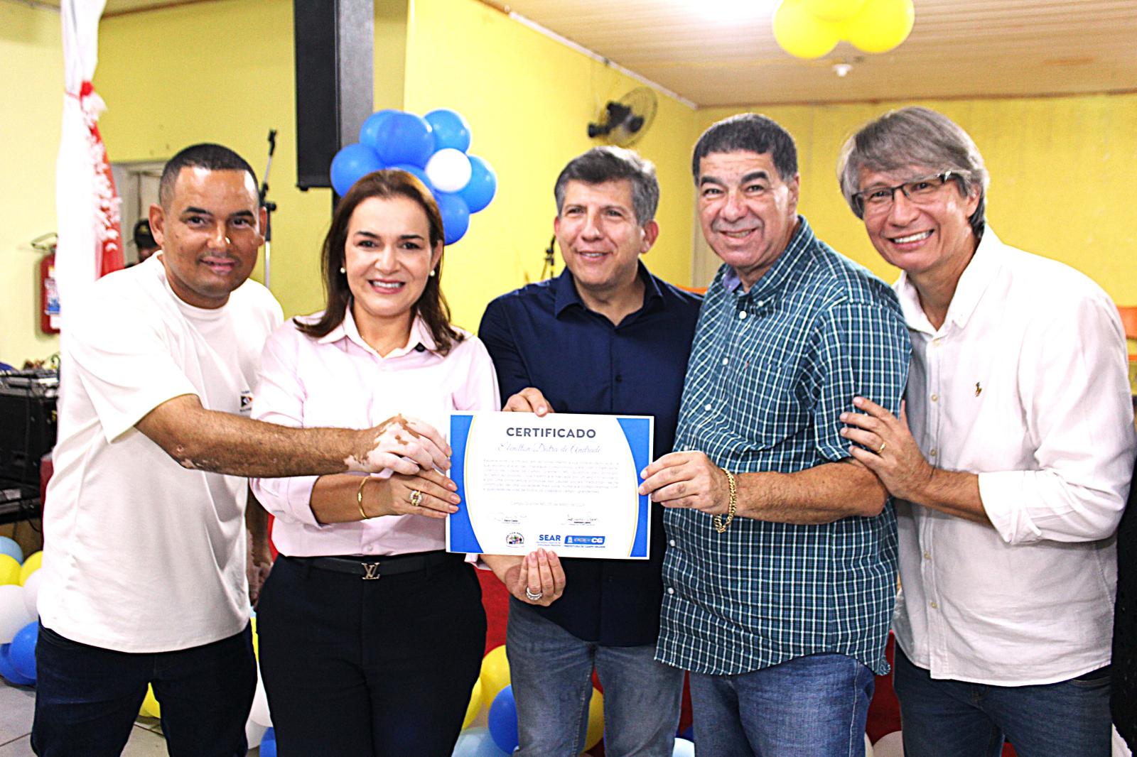 “Secretário Darci Caldo celebra o Dia do Líder Comunitário ao lado da prefeita Adriane Lopes e do deputado Lídio Lopes.