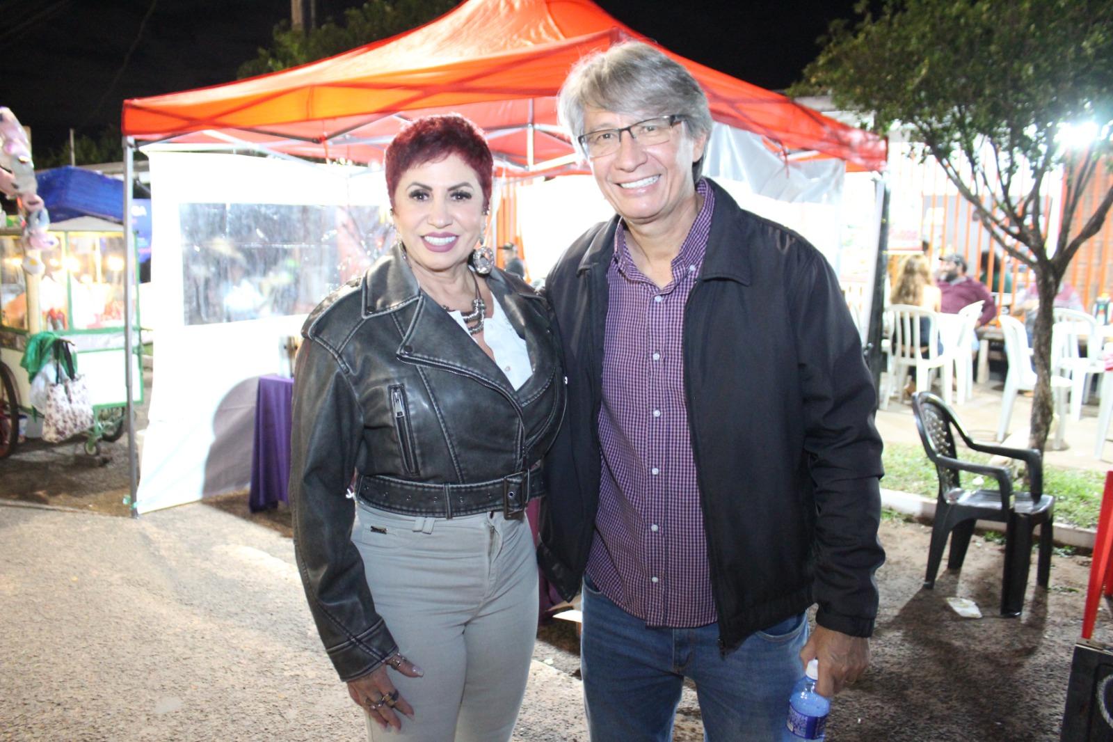 Secretário Darci Caldo prestigia a 9ª Festa do Queijo em Rochedinho. Secretário Darci Caldo prestigia a 9ª Festa do Queijo em Rochedinho.