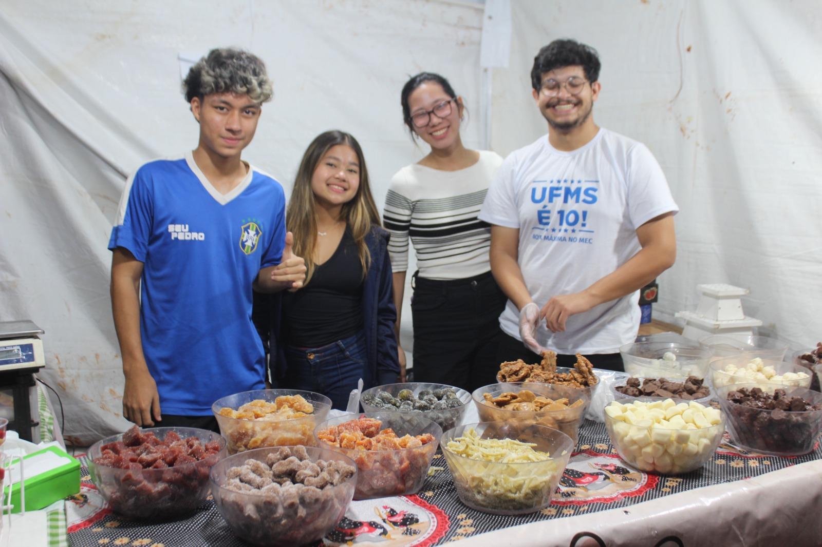 Secretário Darci Caldo prestigia a 9ª Festa do Queijo em Rochedinho. Secretário Darci Caldo prestigia a 9ª Festa do Queijo em Rochedinho.