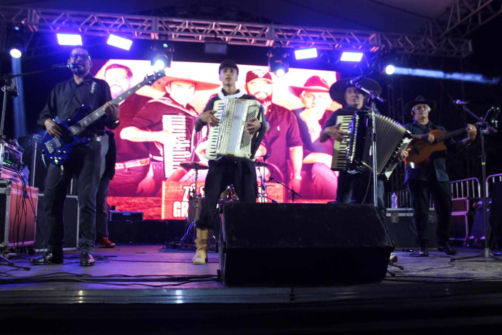 Secretário Darci Caldo prestigia a 9ª Festa do Queijo em Rochedinho. Secretário Darci Caldo prestigia a 9ª Festa do Queijo em Rochedinho.