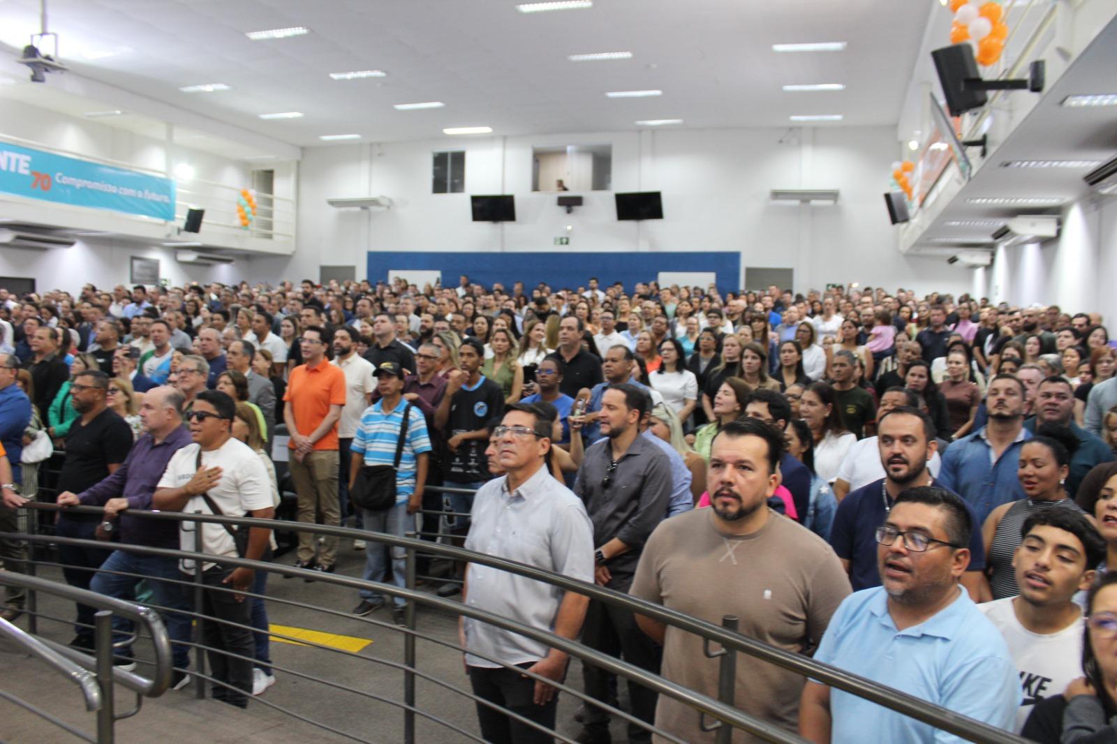 “Lídio Lopes, presidente estadual do Avante 70, mostra força política em ato de posse e filiação na Câmara Municipal de Campo Grande, no sábado, 16 de maio”. “Lídio Lopes, presidente estadual do Avante 70, mostra força política em ato de posse e filiação na Câmara Municipal de Campo Grande, no sábado, 16 de maio”.