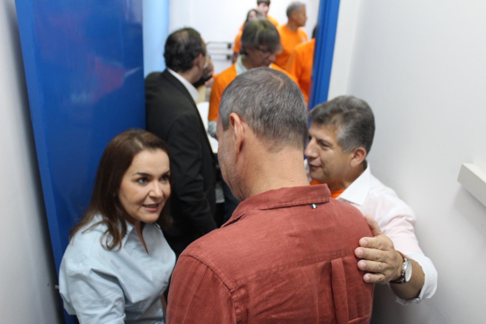 “Lídio Lopes, presidente estadual do Avante 70, mostra força política em ato de posse e filiação na Câmara Municipal de Campo Grande, no sábado, 16 de maio”. “Lídio Lopes, presidente estadual do Avante 70, mostra força política em ato de posse e filiação na Câmara Municipal de Campo Grande, no sábado, 16 de maio”.