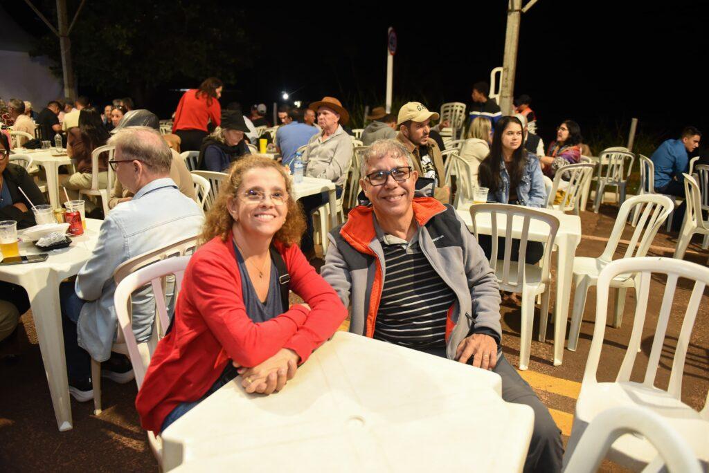 9 ª Festa do Queijo reúne 16 mil pessoas e supera R$ 1 milhão em vendas. 9 ª Festa do Queijo reúne 16 mil pessoas e supera R$ 1 milhão em vendas.