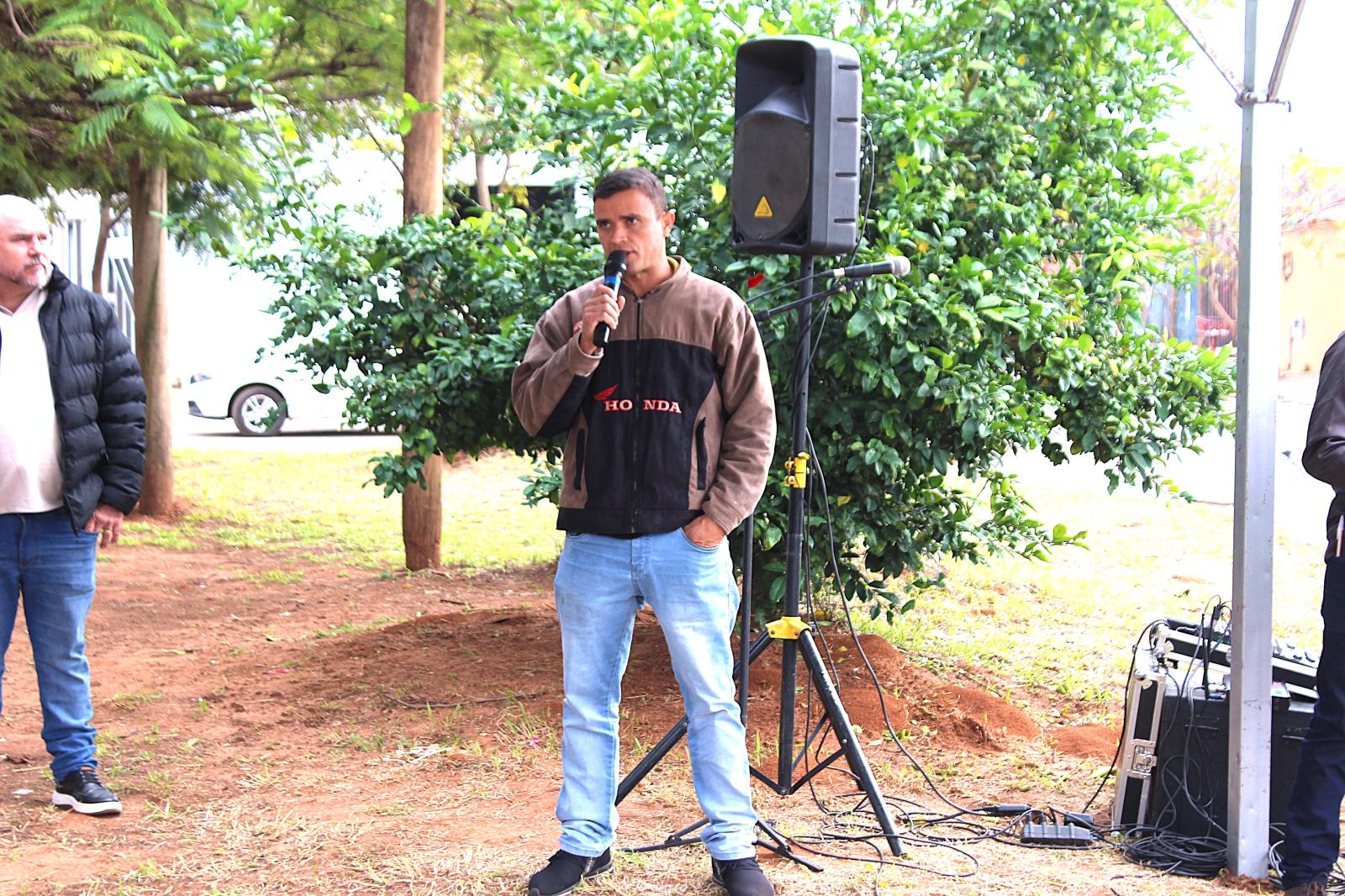 Marcos Alex Melo Representa o Secretário Darci Caldo na Inauguração do Playground da Aldeia Urbana Marçal de Souza.