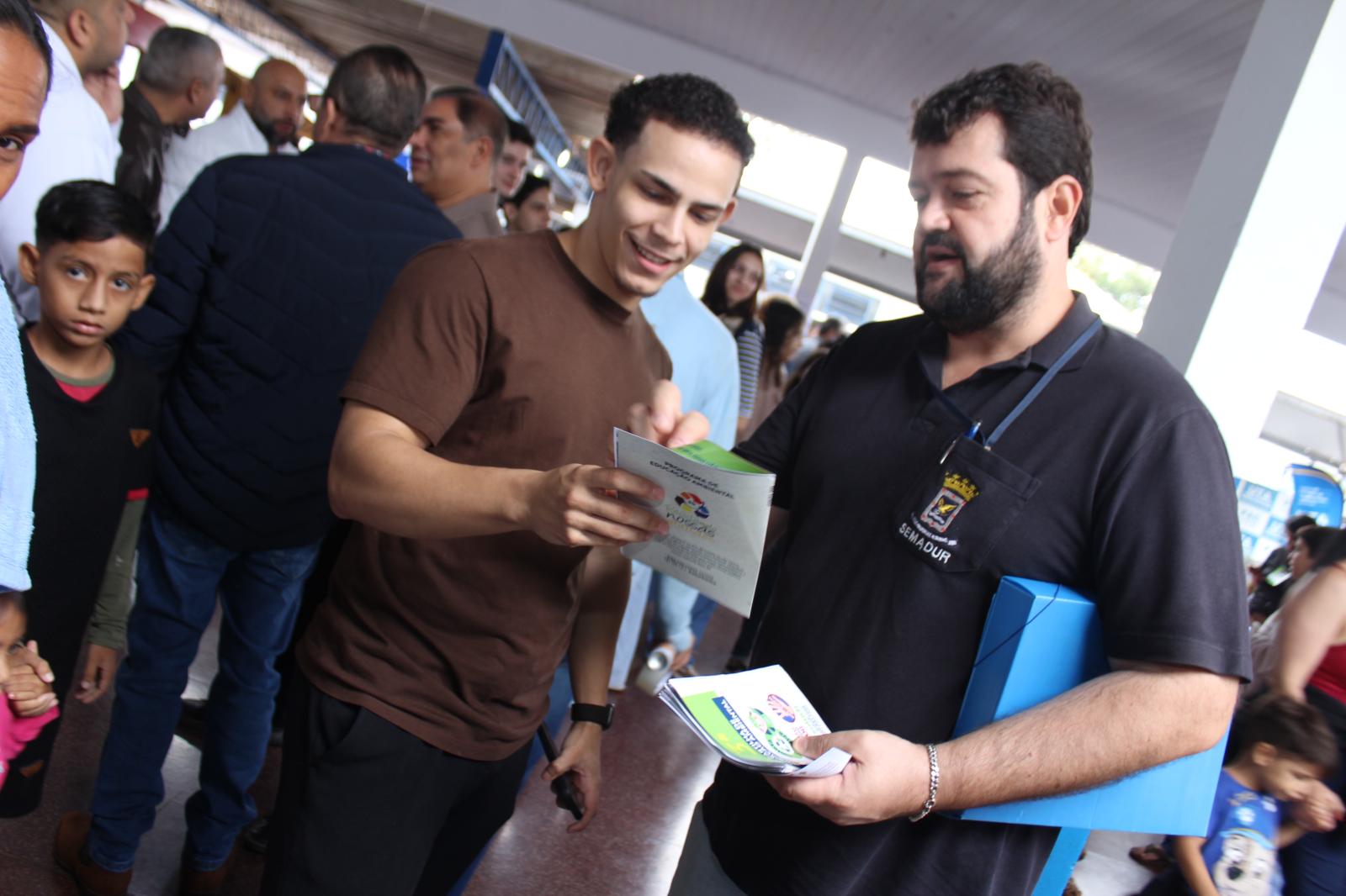 Secretário Darci Caldo prestigia o “Todos em Ação” ao lado da prefeita Adriane Lopes e demais autoridades. Secretário Darci Caldo prestigia o “Todos em Ação” ao lado da prefeita Adriane Lopes e demais autoridades.