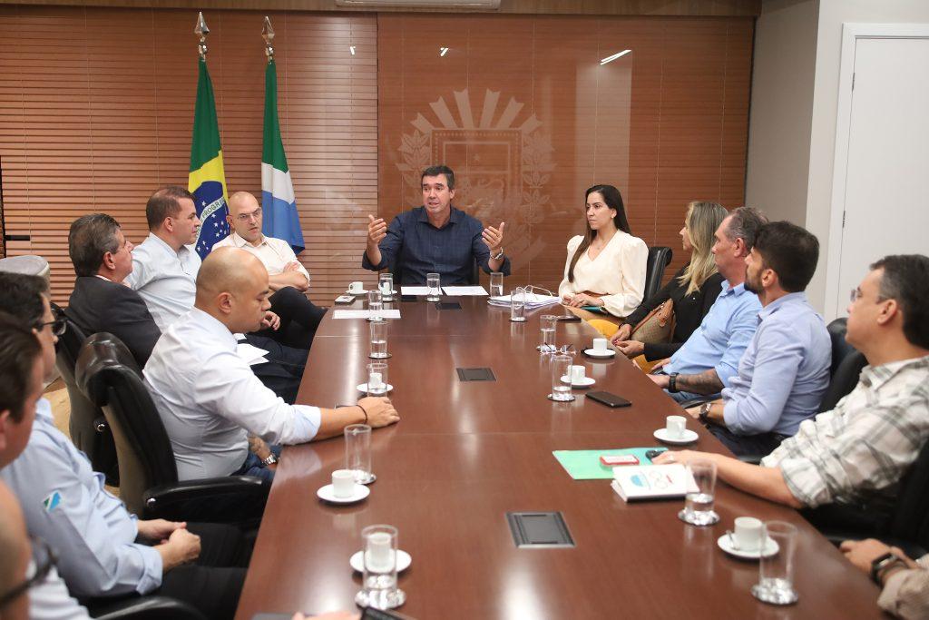 O Governado Eduardo Riedel do Mato Grosso do Sul empossa grupo de trabalho para celebrar os 50 anos do Estado. O Governado Eduardo Riedel do Mato Grosso do Sul empossa grupo de trabalho para celebrar os 50 anos do Estado.