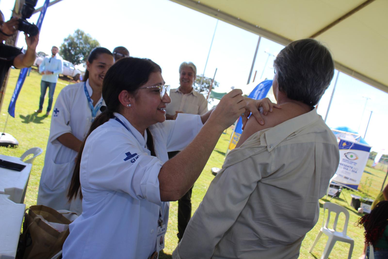 Secretário Darci Caldo participa do Agro Social na Chácara Buriti ao lado da prefeita Adriane Lopes e do deputado Lídio Lopes. Secretário Darci Caldo participa do Agro Social na Chácara Buriti ao lado da prefeita Adriane Lopes e do deputado Lídio Lopes.