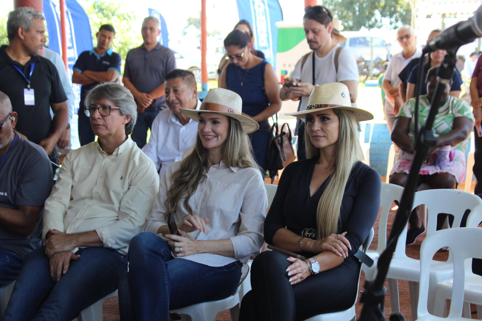 Secretário Darci Caldo participa do Agro Social na Chácara Buriti ao lado da prefeita Adriane Lopes e do deputado Lídio Lopes. Secretário Darci Caldo participa do Agro Social na Chácara Buriti ao lado da prefeita Adriane Lopes e do deputado Lídio Lopes.