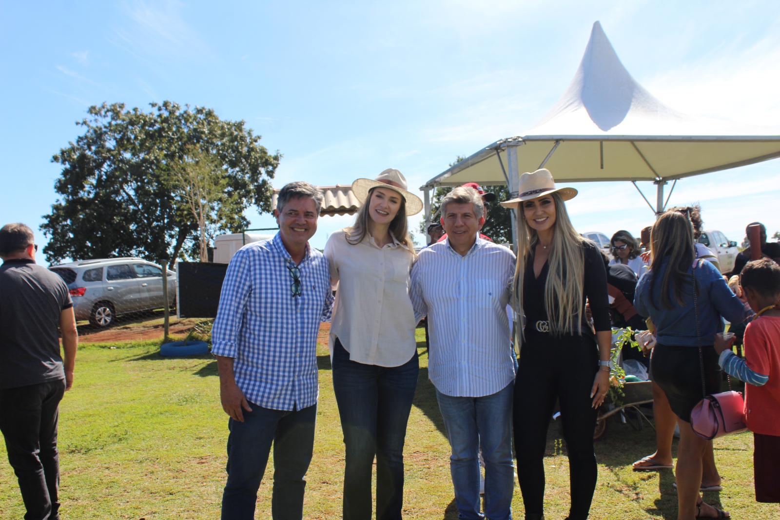 Secretário Darci Caldo participa do Agro Social na Chácara Buriti ao lado da prefeita Adriane Lopes e do deputado Lídio Lopes. Secretário Darci Caldo participa do Agro Social na Chácara Buriti ao lado da prefeita Adriane Lopes e do deputado Lídio Lopes.
