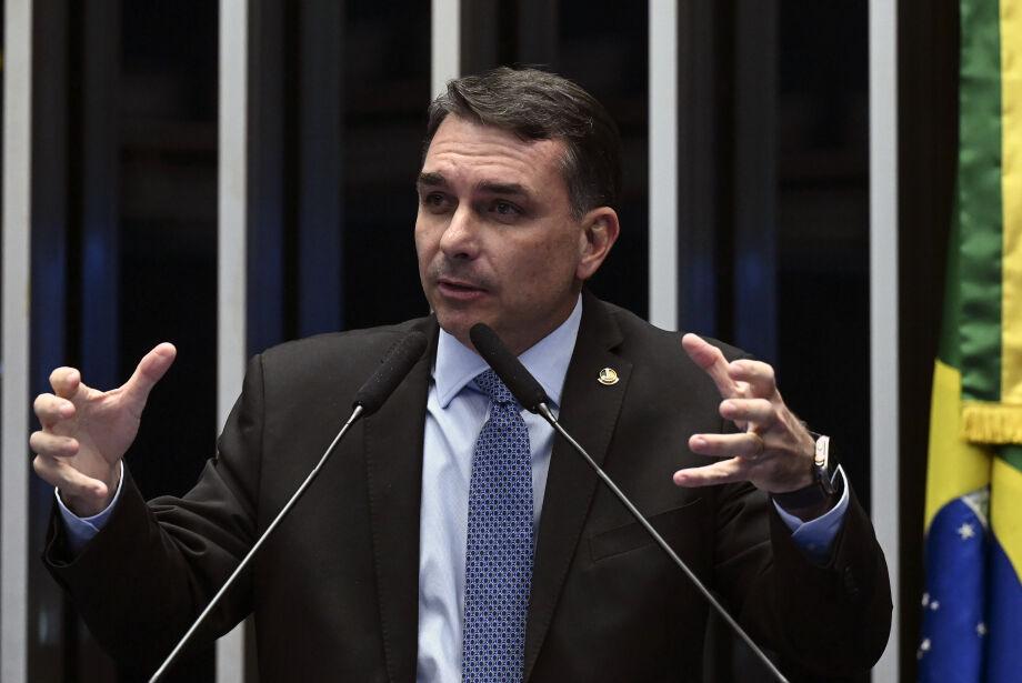 O senador Flávio Bolsonaro (PL-RJ) cresce 3,69 pontos porcentuais e amplia vantagem sobre Lula no Estado, e pode ser o novo presidente do Brasil.