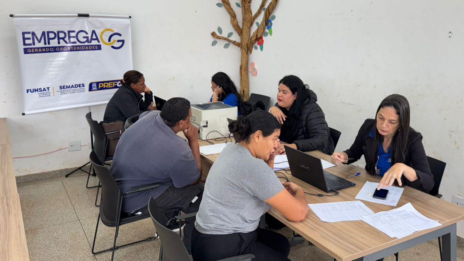 Funsat encerra maio com 1.447 vagas.