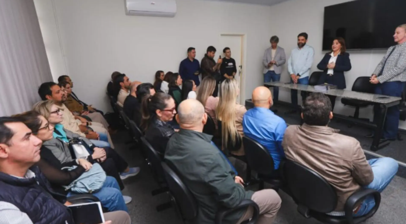 Prefeita Adriane Lopes promove reunião estratégica com secretários.