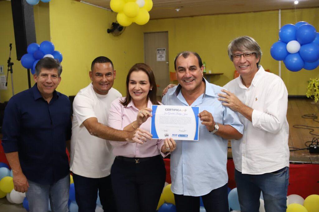 “Secretário Darci Caldo celebra o Dia do Líder Comunitário ao lado da prefeita Adriane Lopes e do deputado Lídio Lopes.