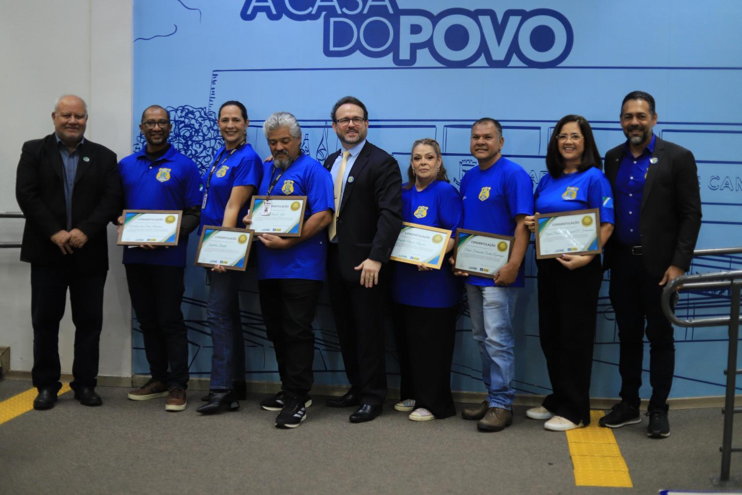 Vereador Dr. Lívio homenageia auxiliares de necropsia do IML com Moção de Congratulação.