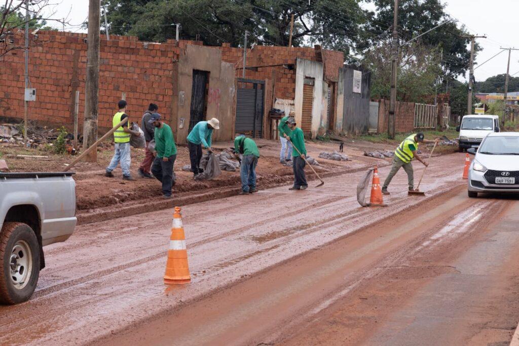 Prefeitura Municipal de Campo Grande mantém frentes de serviço após fim de semana chuvoso. Prefeitura Municipal de Campo Grande mantém frentes de serviço após fim de semana chuvoso.