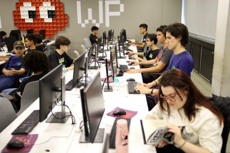 Qualificação, tecnologia e empreendedorismo: Governo de MS prepara jovens para liderar a nova economia digital . Qualificação, tecnologia e empreendedorismo: Governo de MS prepara jovens para liderar a nova economia digital .