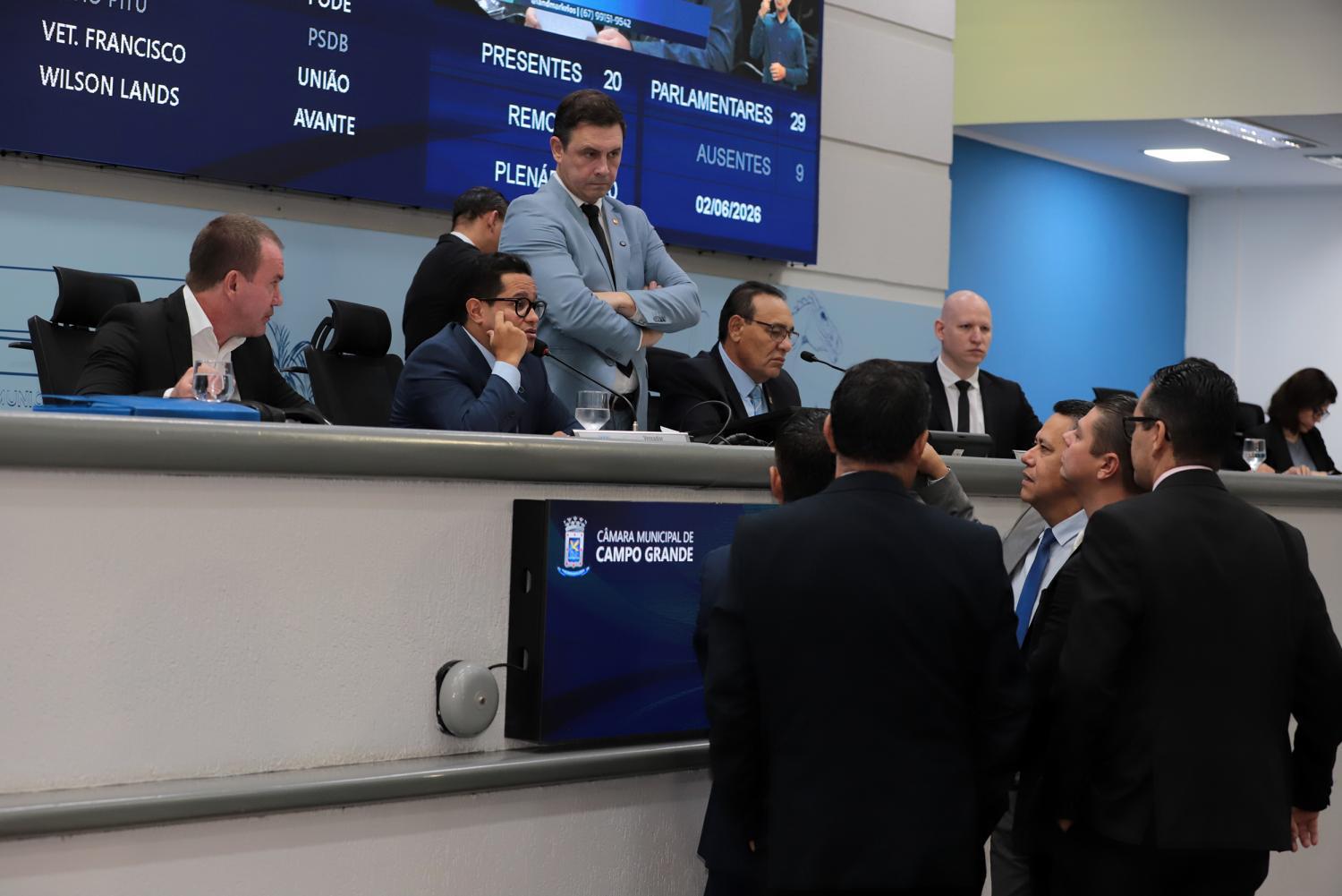 Aprovada modernização no Regimento e feira que incentiva o empreendedorismo das mulheres.