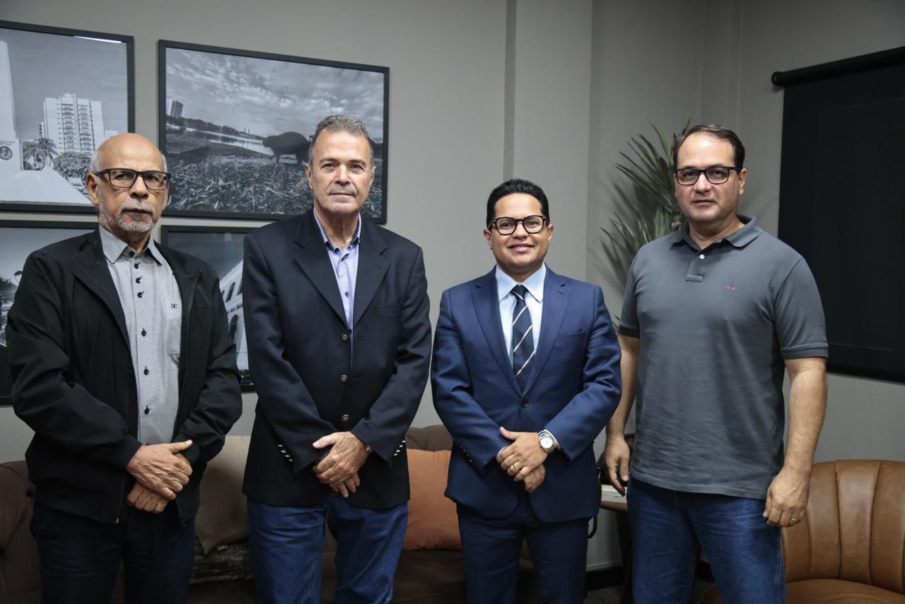 Câmara recebe nova diretoria da Associação Comercial e reforça parceria para construção de políticas públicas.
