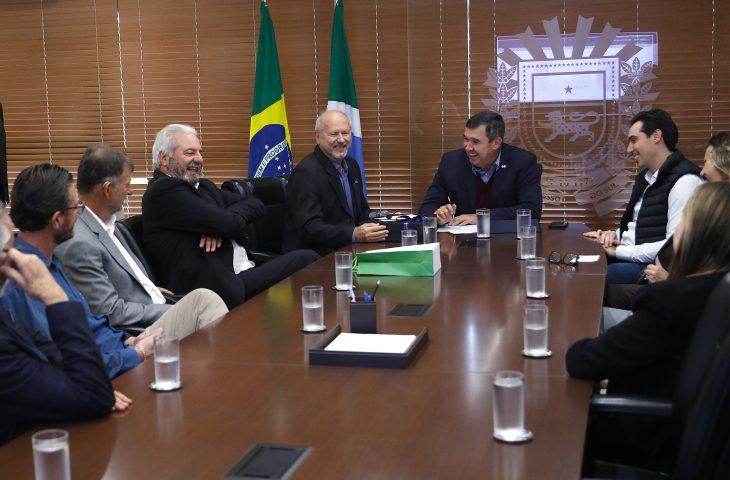 Educação financeira, cooperativismo e protagonismo juvenil ganham espaço nas escolas estaduais.