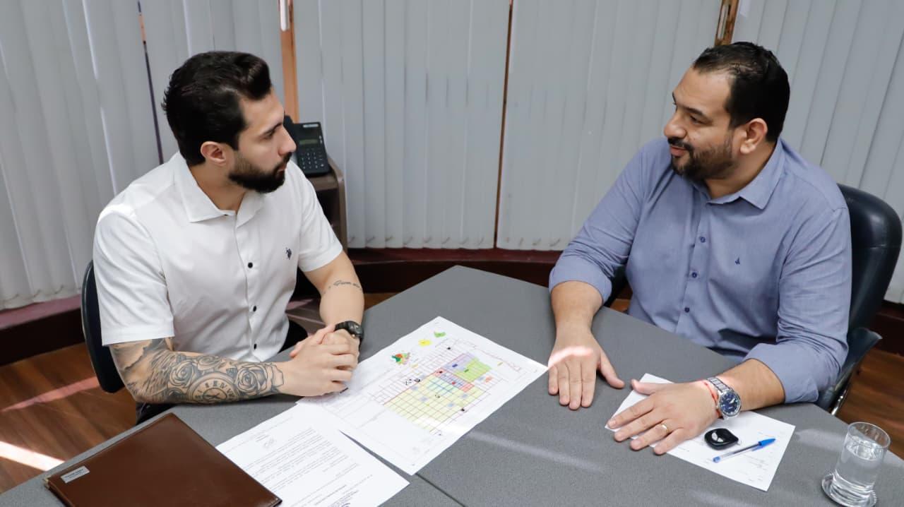Frente de Ação: Vereador Fábio Rocha intensifica cobranças e articula início de obras de pavimentação na Capital.