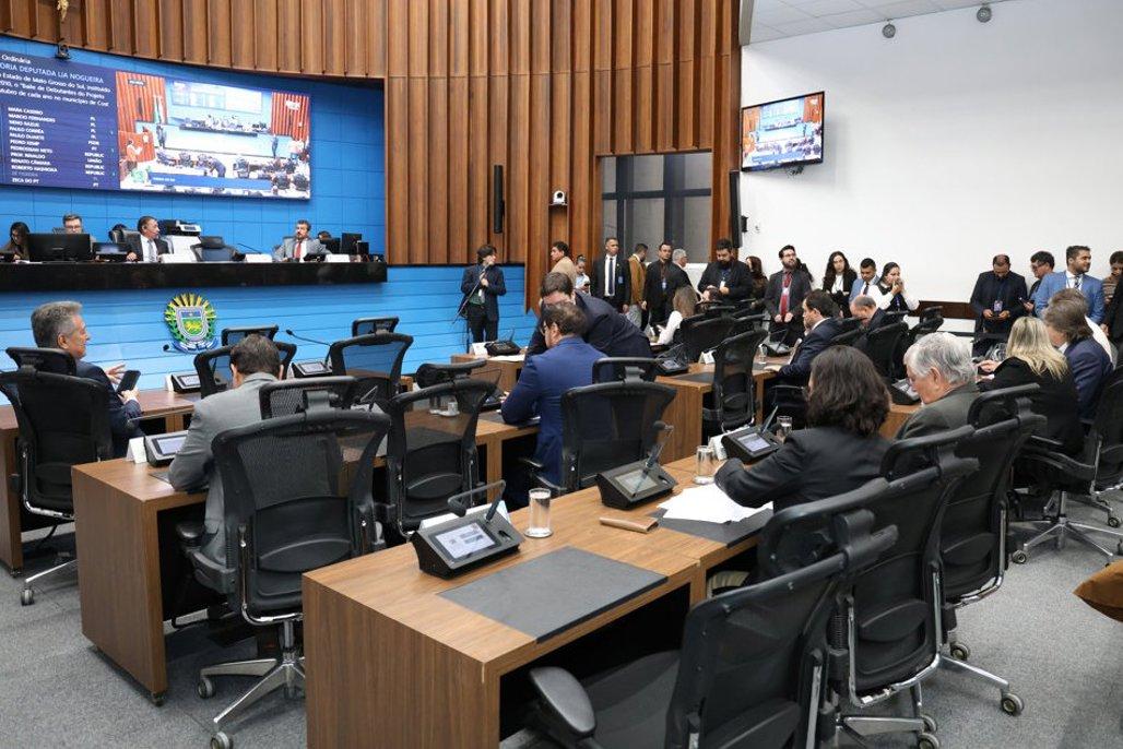 Projeto que cria diretrizes de proteção às mães atípicas vai à 2ª votação nesta quarta-feira.