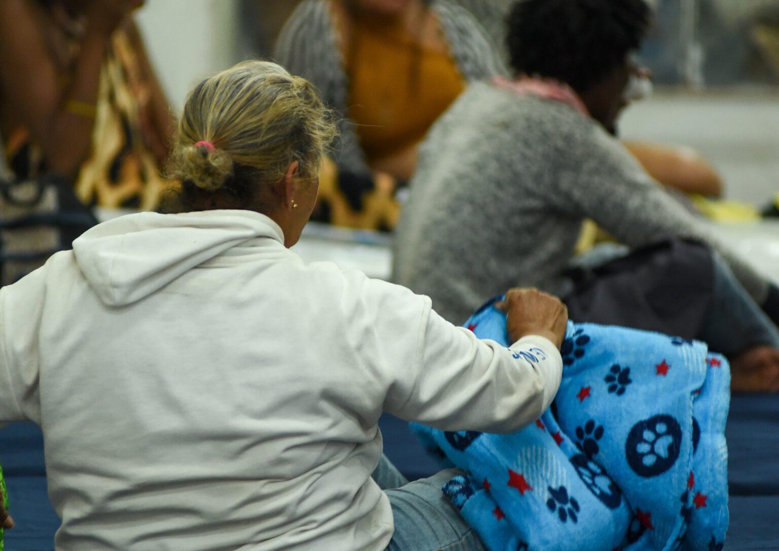 Última noite do Inverno Acolhedor atende 75 pessoas.