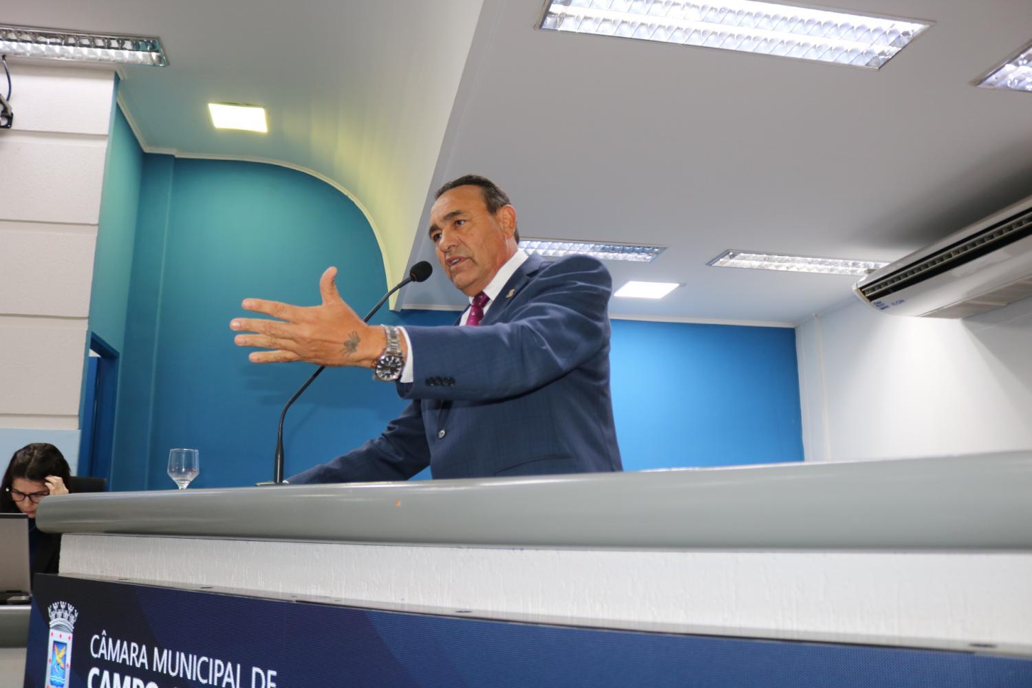 Vereador Carlão cobra manutenção urgente das estradas vicinais e rurais do município.