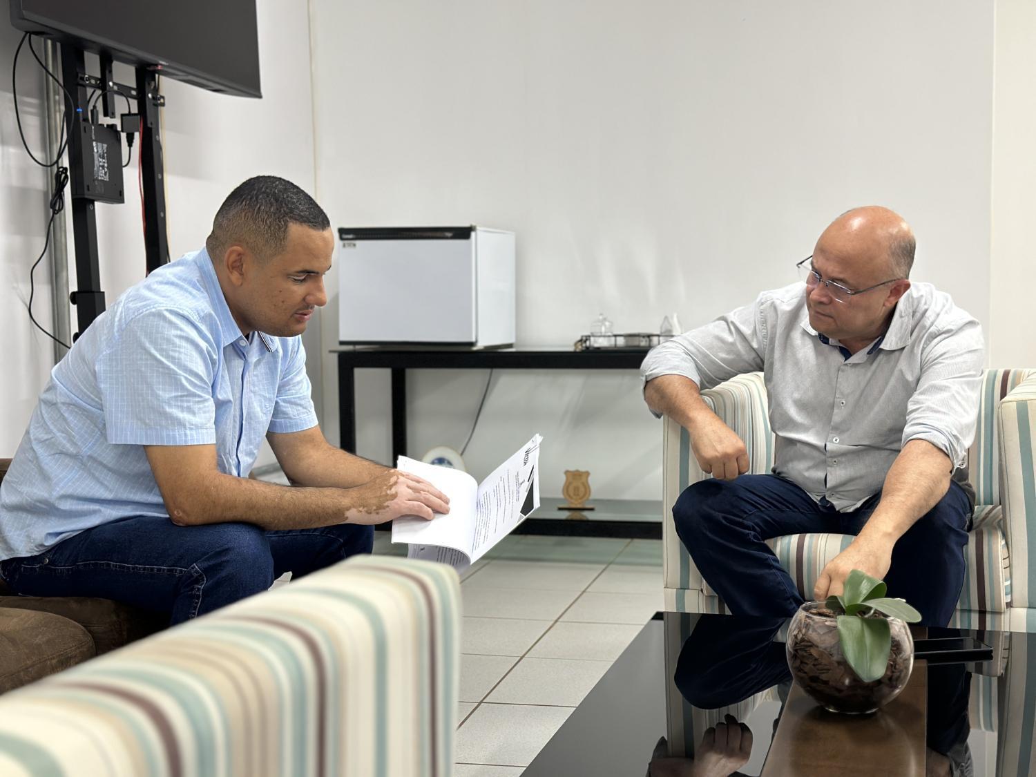 Vereador Wilson Lands se reúne com secretário da Agetran para apresentar demandas da população e fortalecer parceria por melhorias no trânsito.