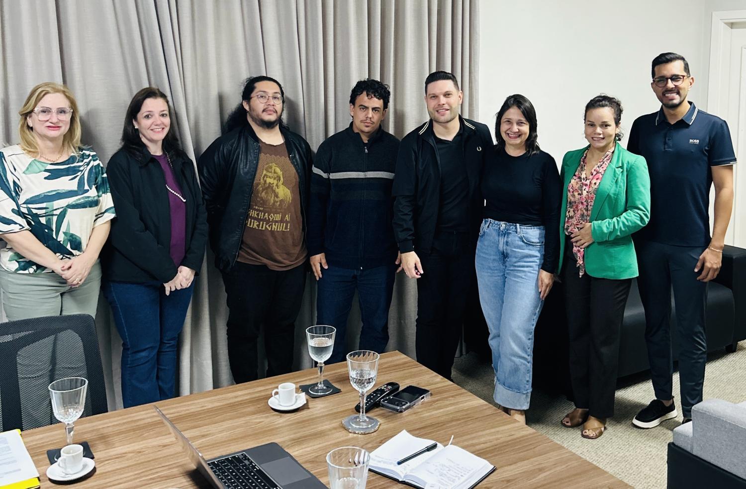 Vereadora Luiza articula inclusão do audiovisual nas escolas municipais e fortalece políticas de cinema na educação.