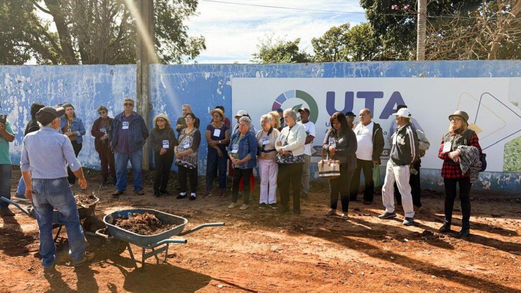 Dia de campo reúne idosos da Vila da Melhor Idade. Dia de campo reúne idosos da Vila da Melhor Idade.