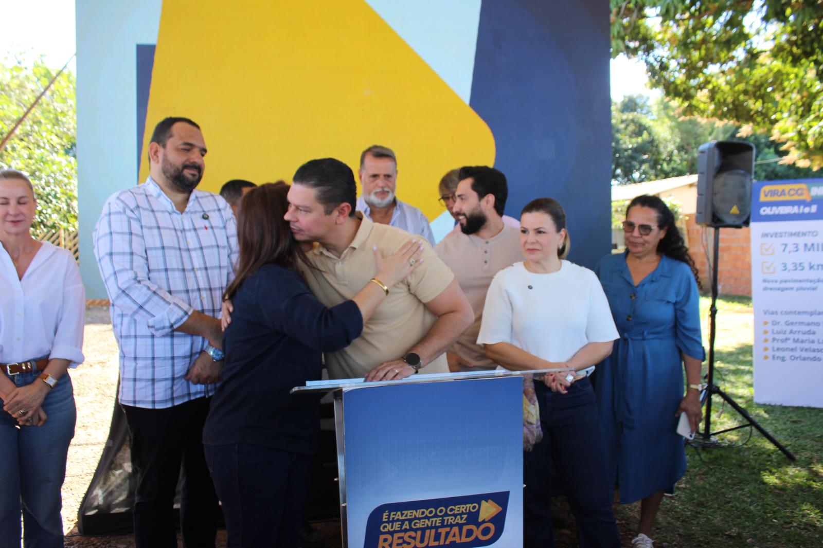 Asfalto novo: Prefeita Adriane Lopes inicia obras no Jardim Oliveira.