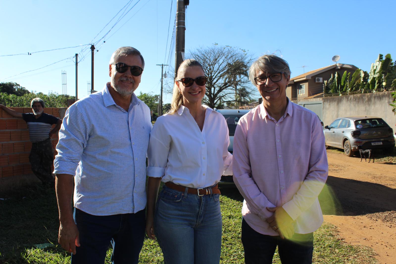 Prefeita Adriane Lopes leva asfalto novo ao Jardim Oliveira e transforma a região.