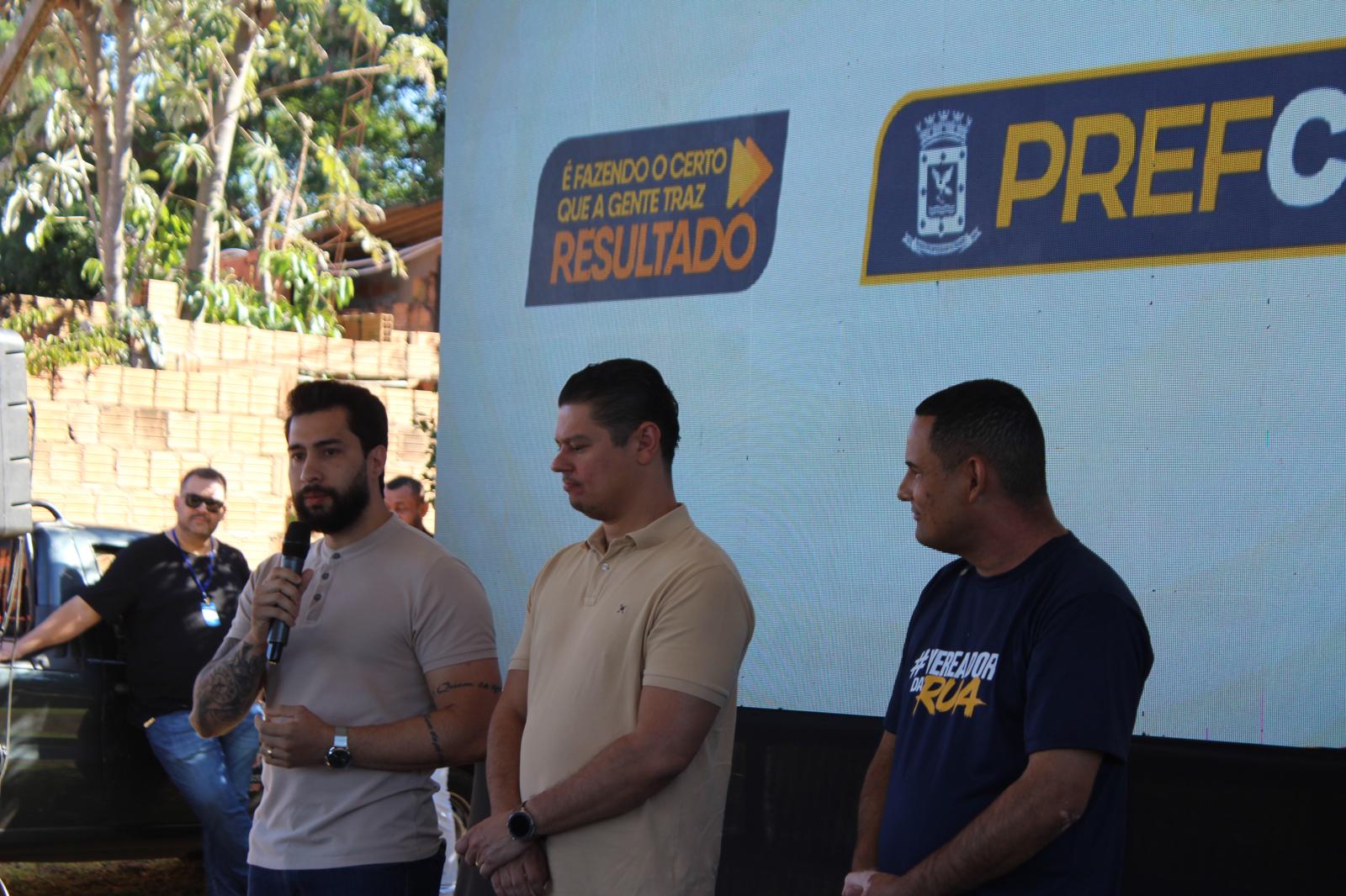 Prefeita Adriane Lopes leva asfalto novo ao Jardim Oliveira e transforma a região.