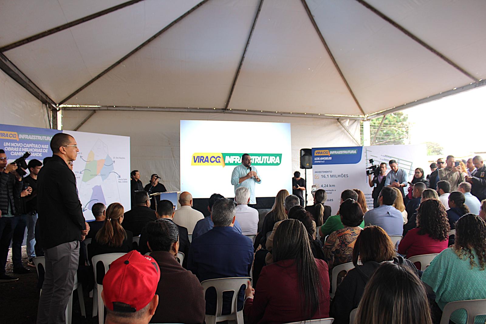 Prefeita Adriane Lopes autoriza início do asfaltamento no Jardim Los Angeles nesta quinta-feira. Prefeita Adriane Lopes autoriza início do asfaltamento no Jardim Los Angeles nesta quinta-feira.