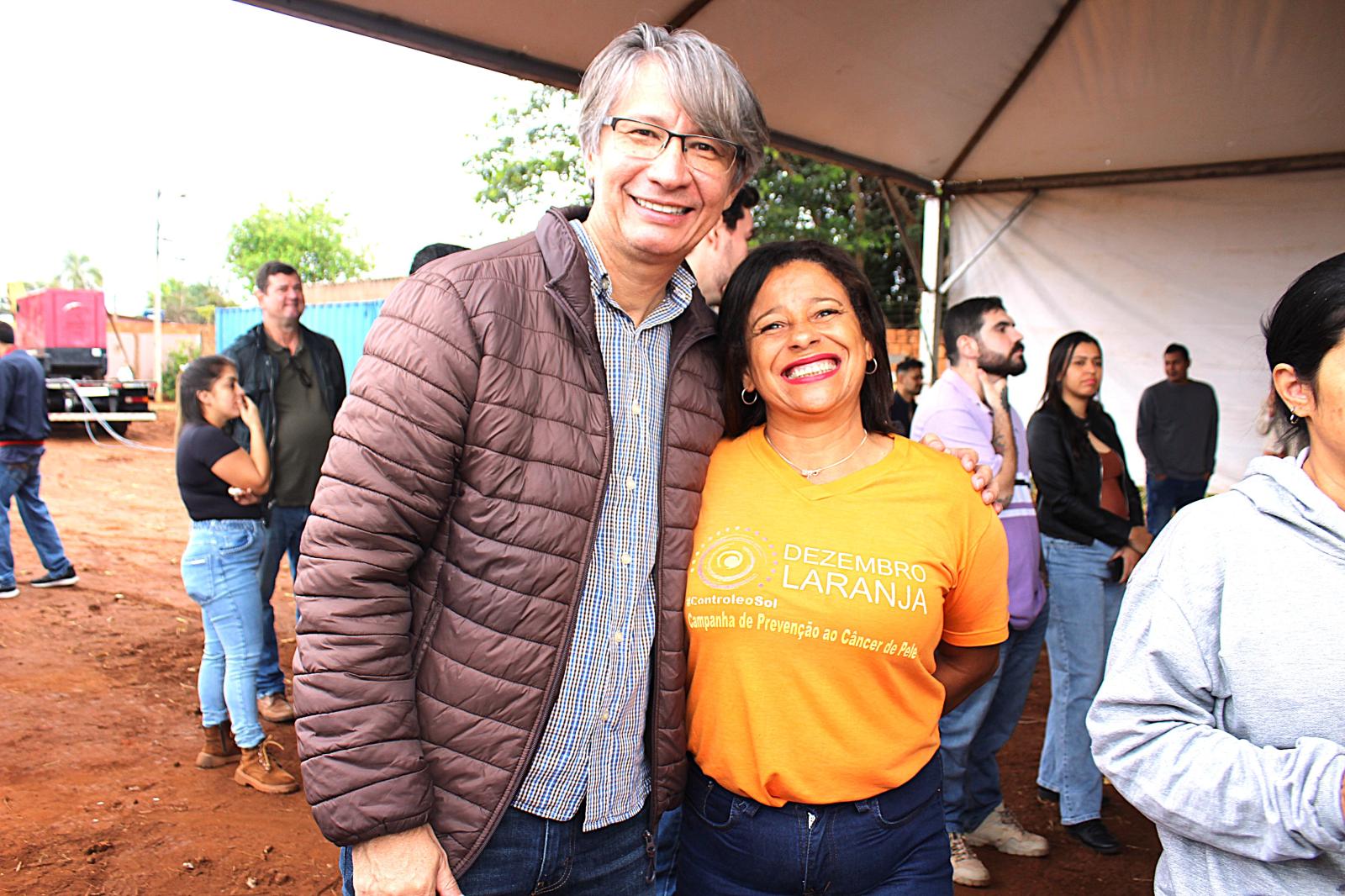 Prefeita Adriane Lopes autoriza início do asfaltamento no Jardim Los Angeles nesta quinta-feira. Prefeita Adriane Lopes autoriza início do asfaltamento no Jardim Los Angeles nesta quinta-feira.