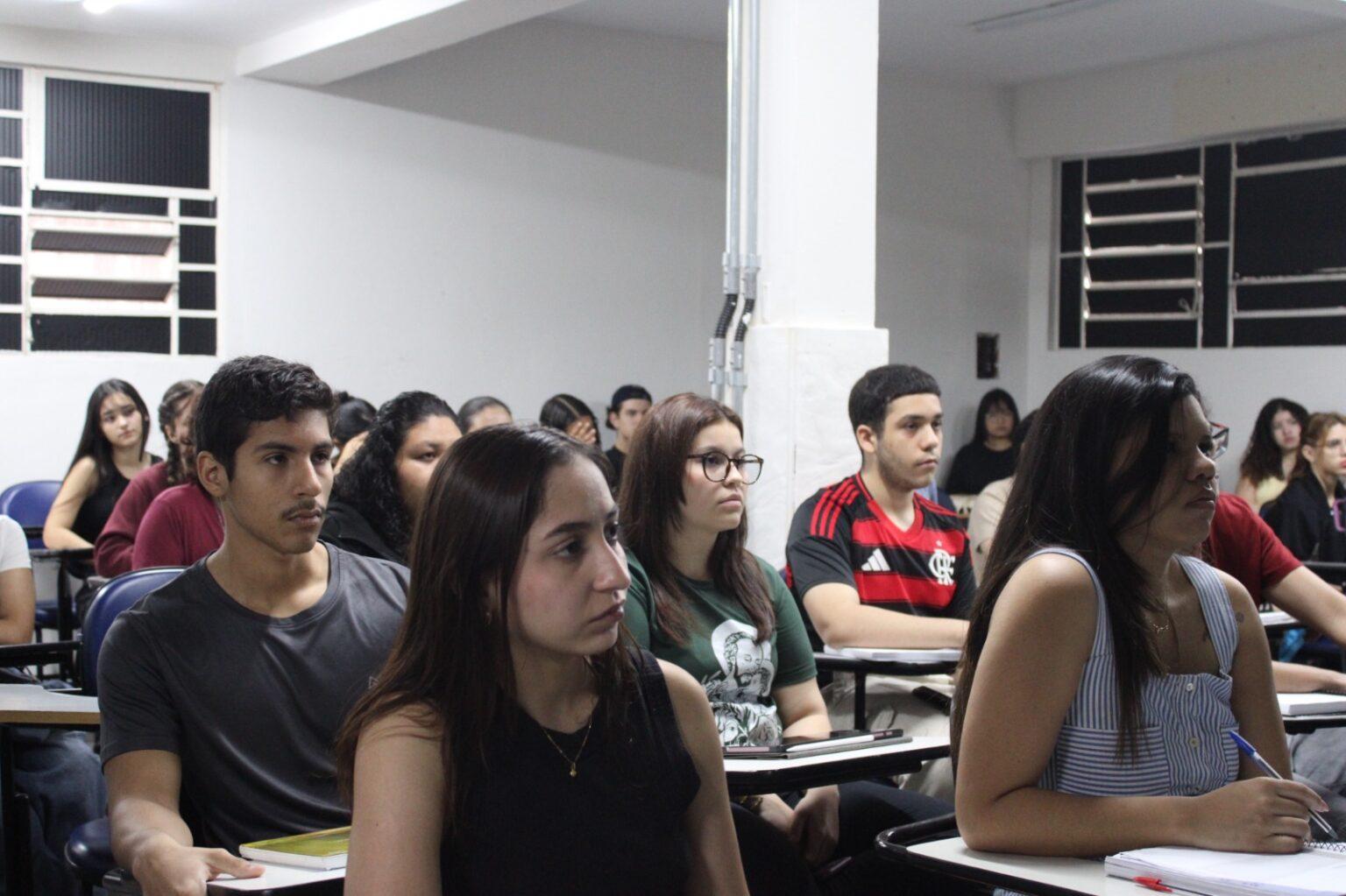 Curso gratuito da Sejuv inicia preparação para o Enem.