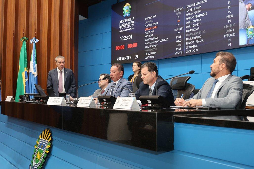 Deputados votam nesta quinta-feira projeto que protege endereço de servidores vítimas de crimes.