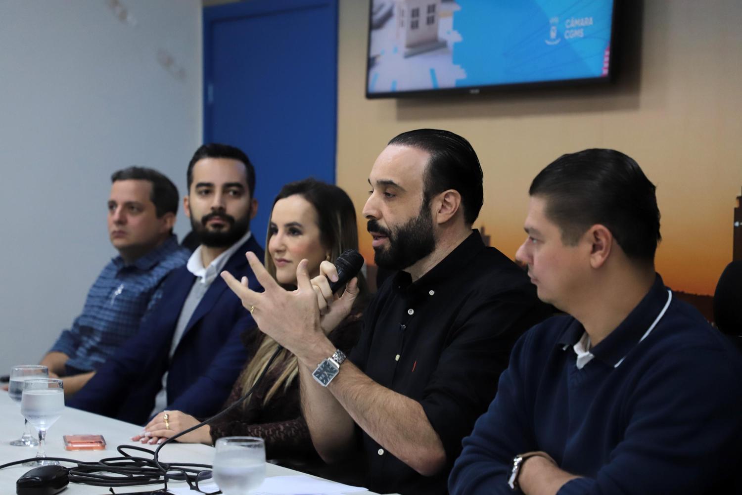 Professor Juari preside audiência que propõe medidas para agilizar processos no mercado imobiliário da Capital.