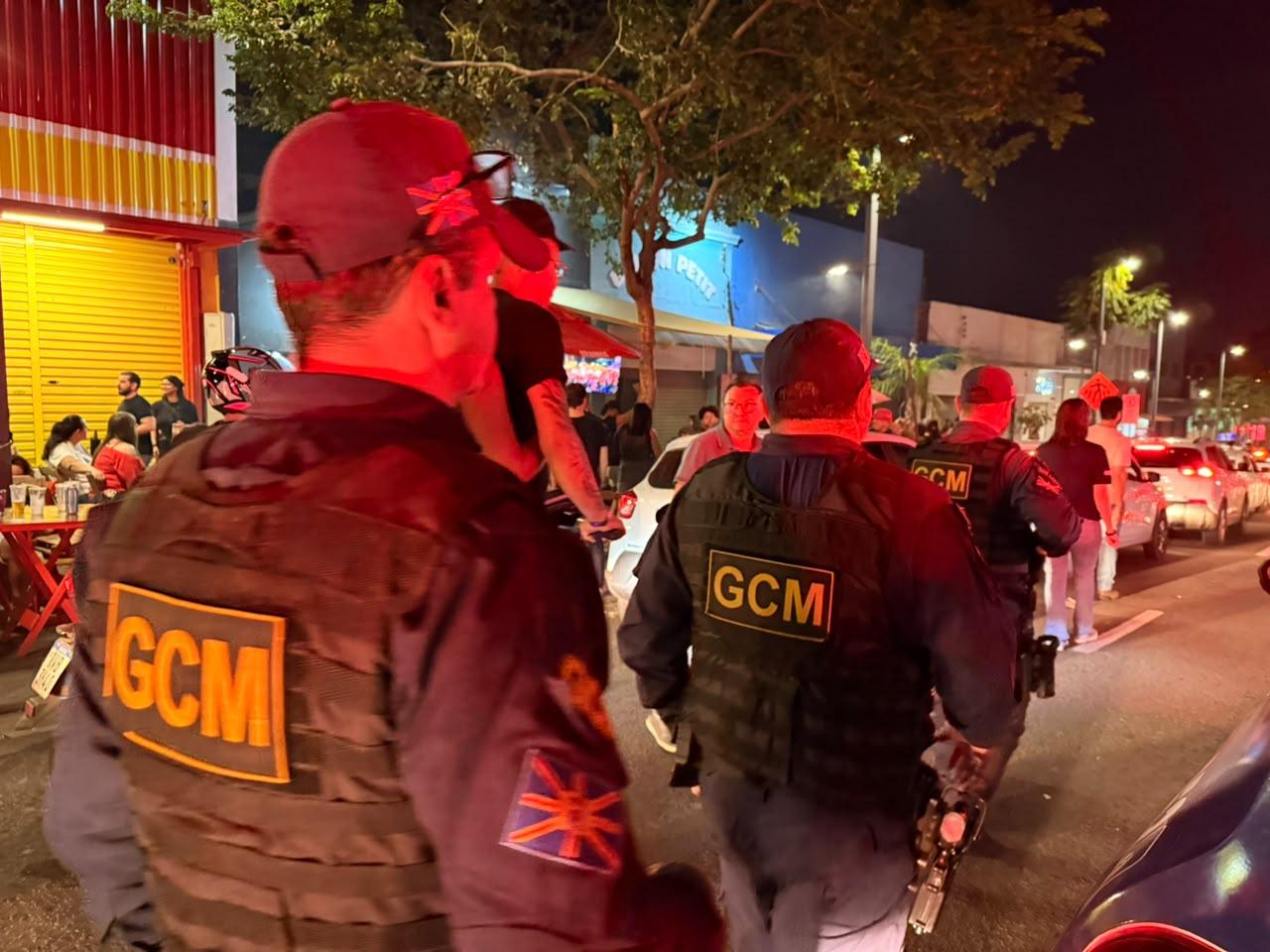 Operação na 14 de julho:  Semades realiza ações integradas na economia dos bares na vida noturna em Campo Grande.