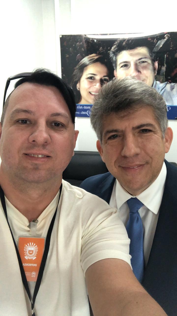 Hoje, o Capital do MS News celebra a vida e a trajetória de Jocemar Gutierres, empresário que se tornou referência pela dedicação, visão empreendedora e compromisso com o desenvolvimento de Mato Grosso do Sul. Hoje, o Capital do MS News celebra a vida e a trajetória de Jocemar Gutierres, empresário que se tornou referência pela dedicação, visão empreendedora e compromisso com o desenvolvimento de Mato Grosso do Sul.