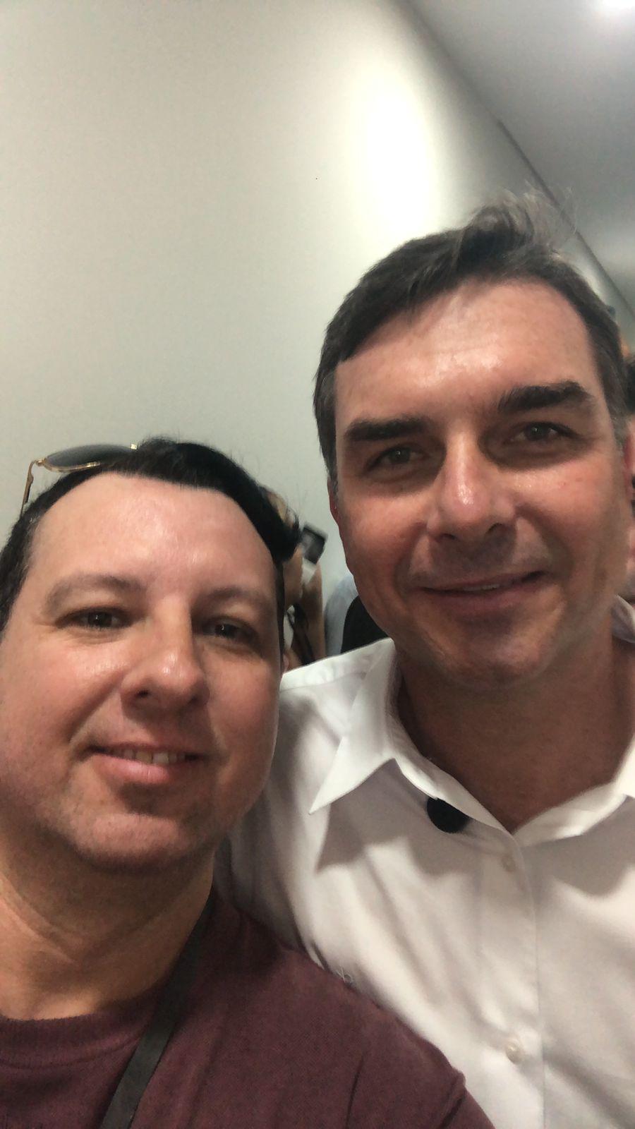 Hoje, o Capital do MS News celebra a vida e a trajetória de Jocemar Gutierres, empresário que se tornou referência pela dedicação, visão empreendedora e compromisso com o desenvolvimento de Mato Grosso do Sul. Hoje, o Capital do MS News celebra a vida e a trajetória de Jocemar Gutierres, empresário que se tornou referência pela dedicação, visão empreendedora e compromisso com o desenvolvimento de Mato Grosso do Sul.