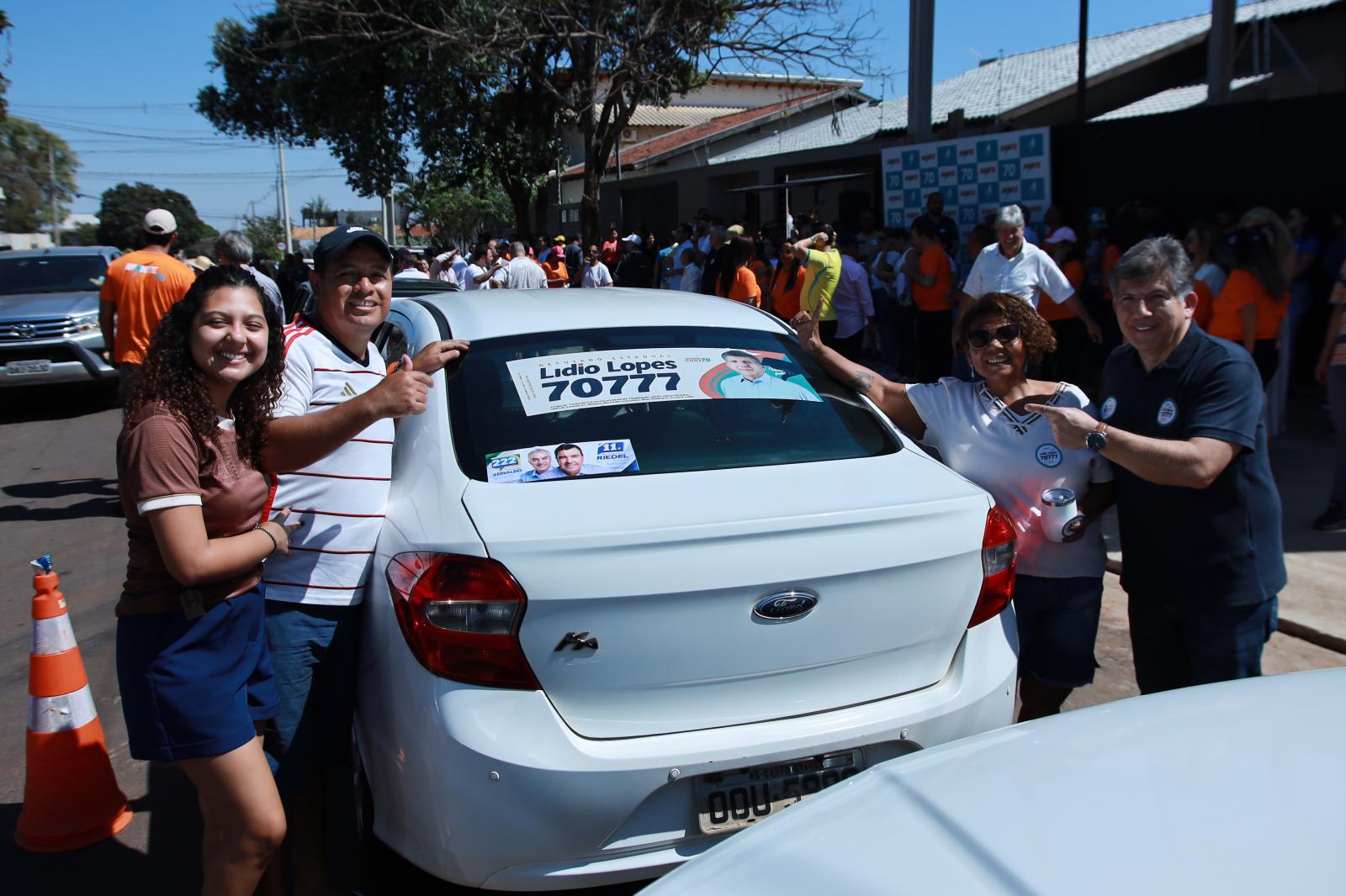 Deputado Lídio Lopes inicia oficialmente sua campanha com adesivaço no Carandá Bosque que aconteceu neste domingo dia 16 de agosto na parte da manhã.