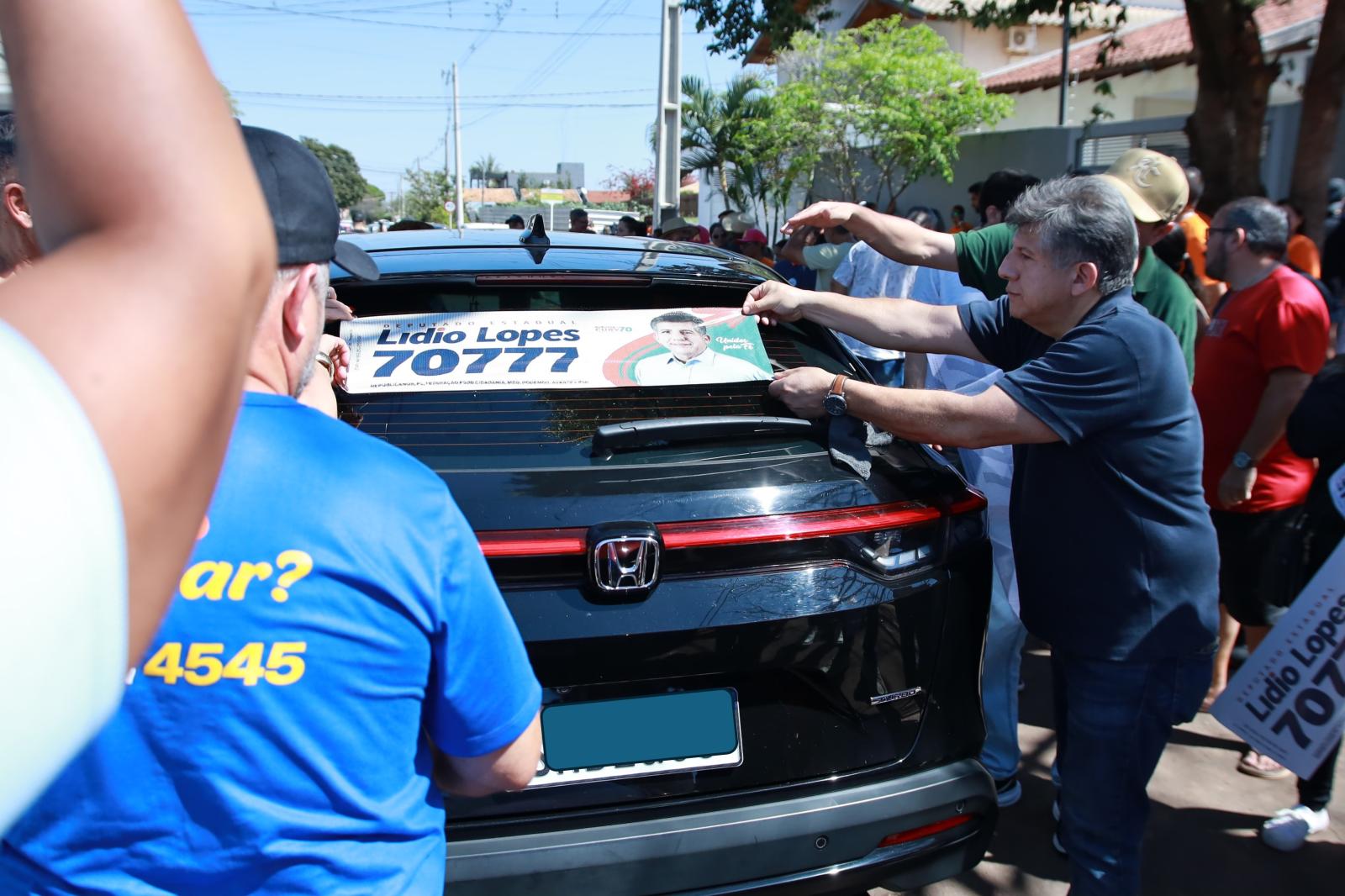 Deputado Lídio Lopes inicia oficialmente sua campanha com adesivaço no Carandá Bosque que aconteceu neste domingo dia 16 de agosto na parte da manhã.