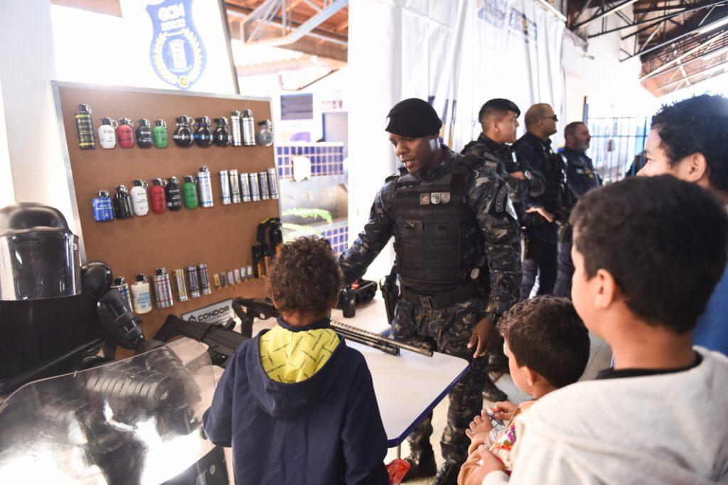 Todos em Ação leva mais serviços, emprego e oficinas ao Bairro Oliveira III. Todos em Ação leva mais serviços, emprego e oficinas ao Bairro Oliveira III.
