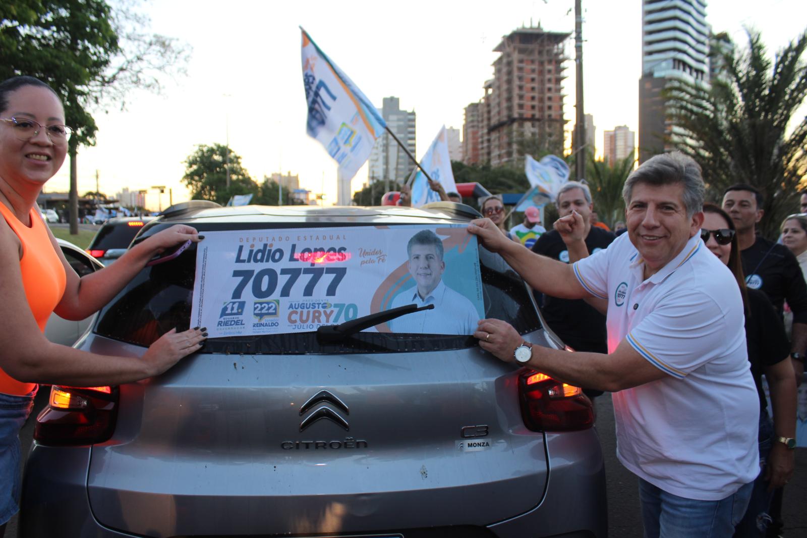 Lídio Lopes reúne apoiadores em adesivaço nos altos da Afonso Pena neste domingo”.