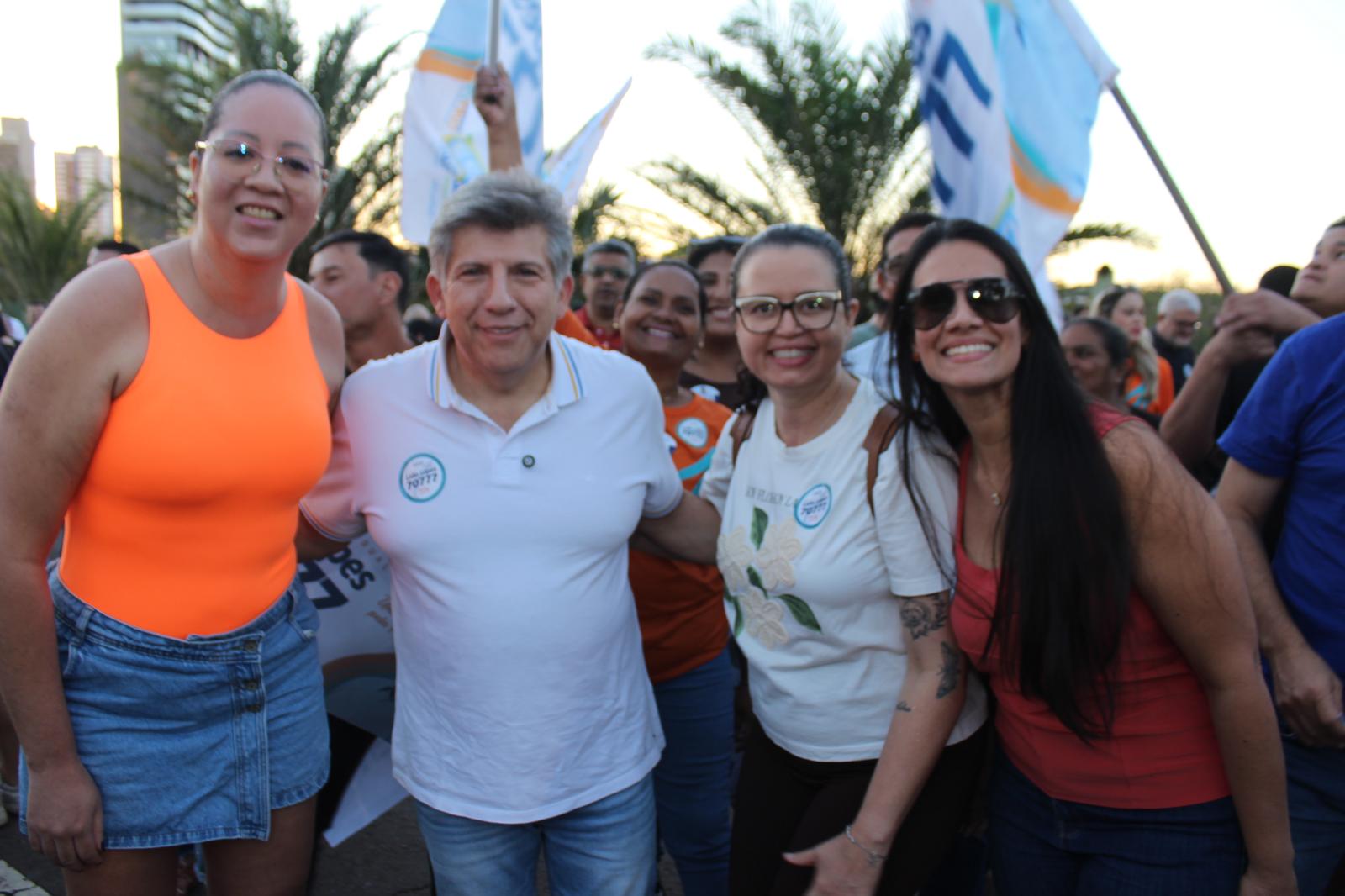 Lídio Lopes reúne apoiadores em adesivaço nos altos da Afonso Pena neste domingo”.