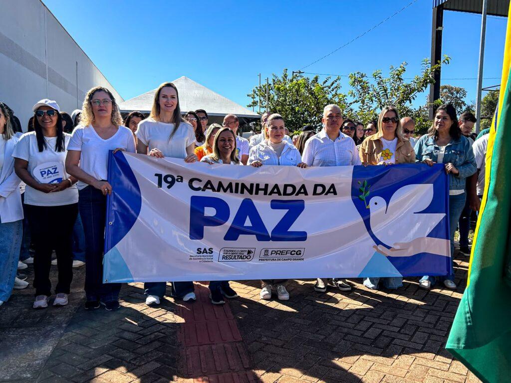 Caminhada da Paz reúne quase duas mil pessoas em Campo Grande. Caminhada da Paz reúne quase duas mil pessoas em Campo Grande.