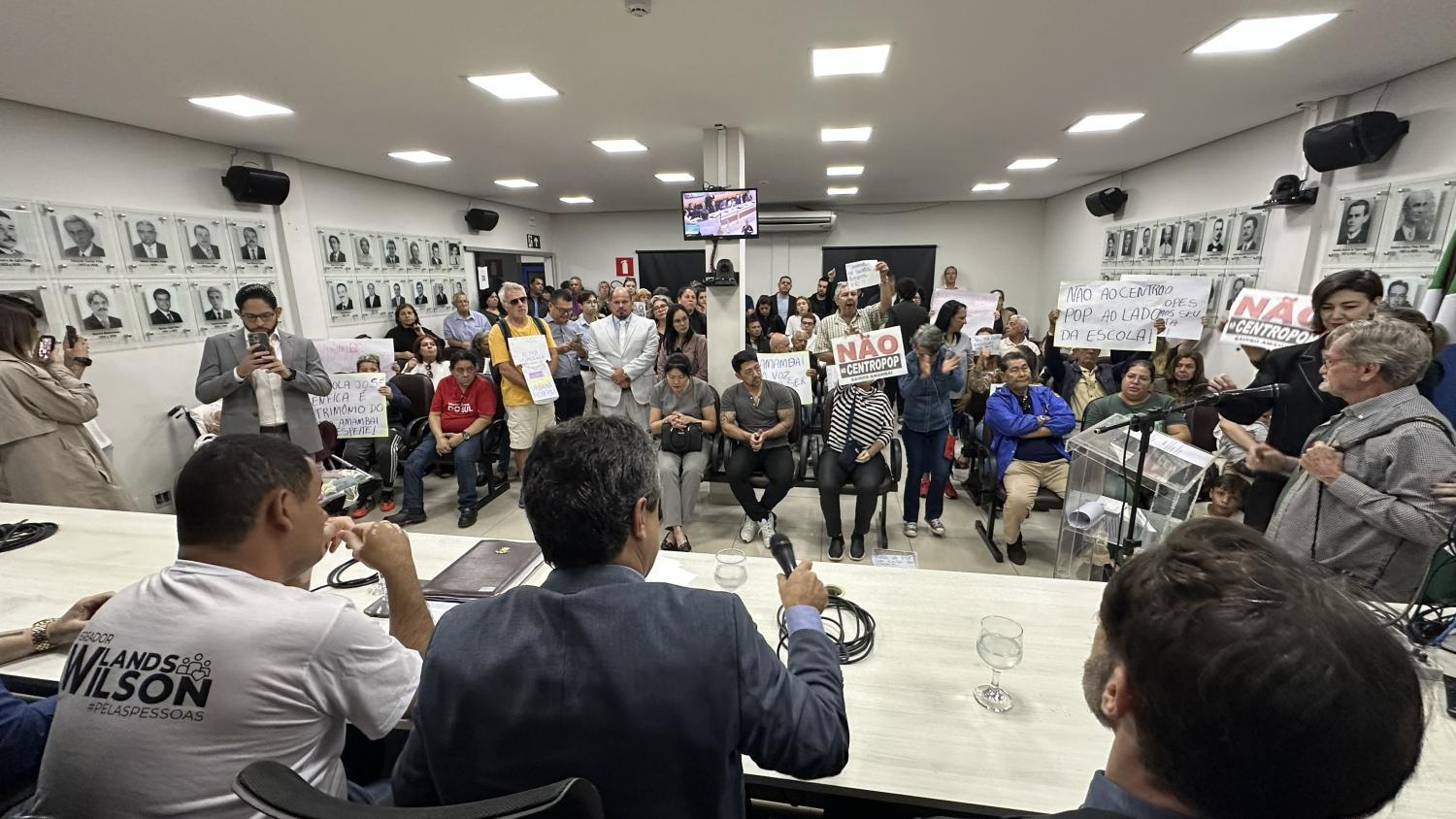 Audiência coloca moradores do bairro Amambaí no debate sobre o Centro POP.
