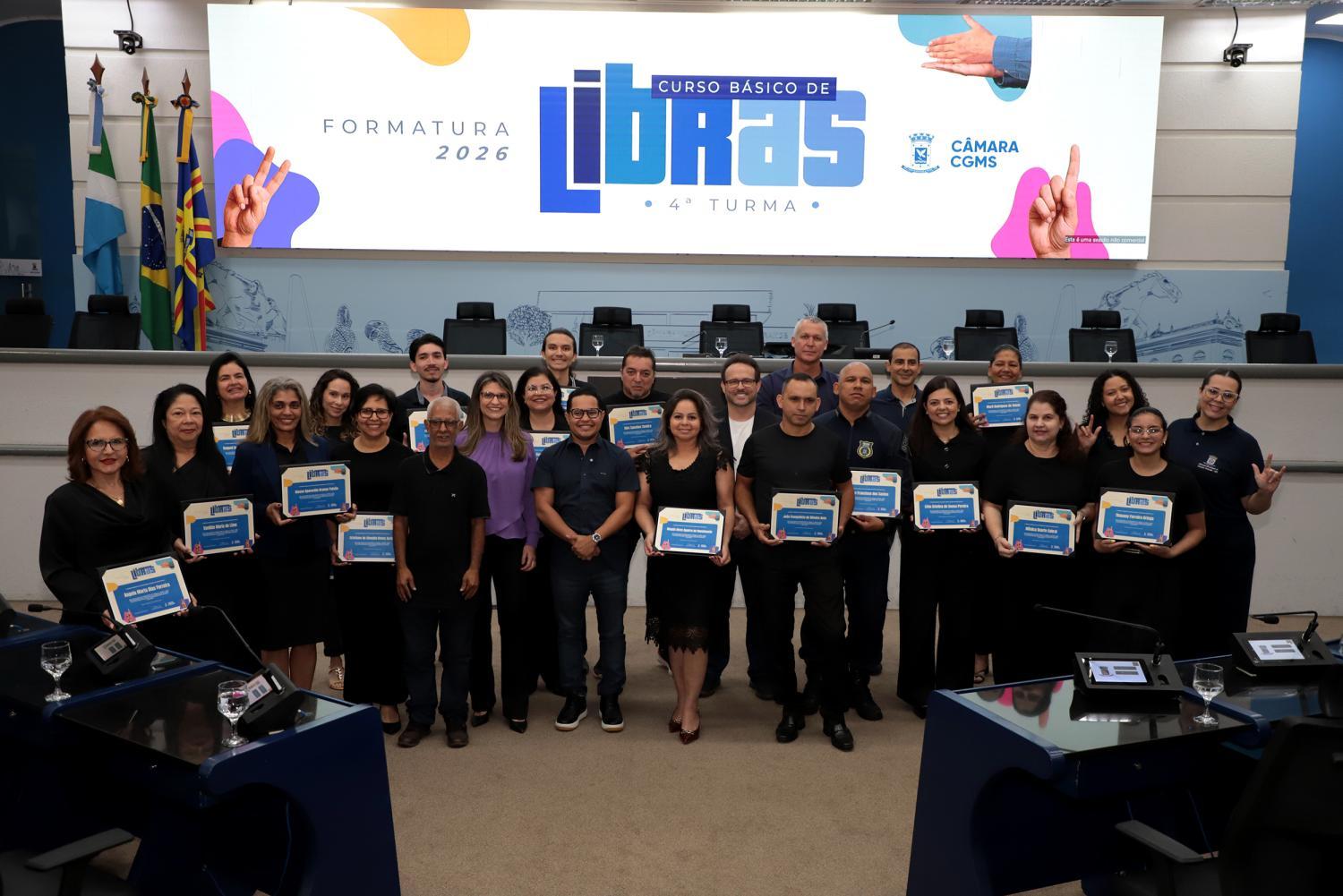 Câmara forma quarta turma em curso de Libras e fortalece inclusão.